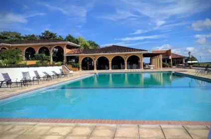 la hacienda country club